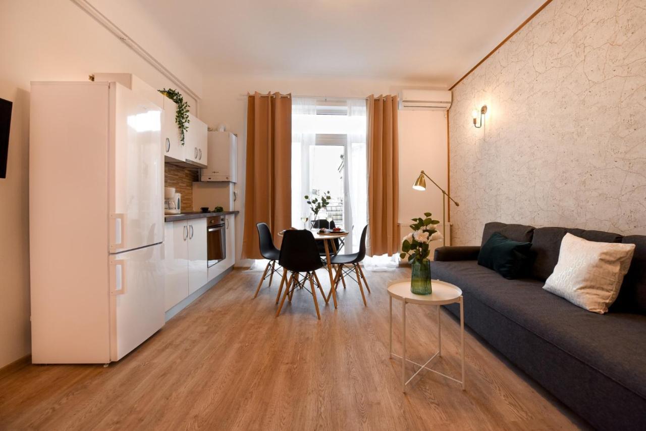 Cozy 1Br Escape - Apartment With Charming Balcony Near Universitate Bucarest Esterno foto
